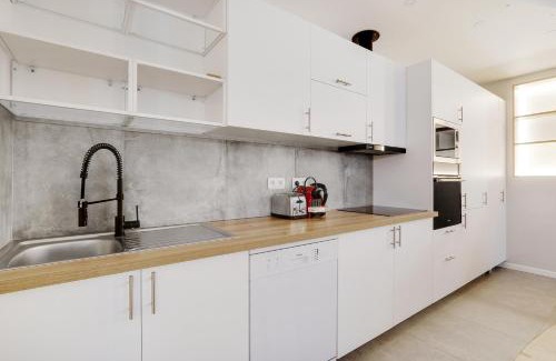 Quartier de la Goutte-d'Or Apartment | Pick A Flat's Apartment in La Chapelle - Impasse du Curé