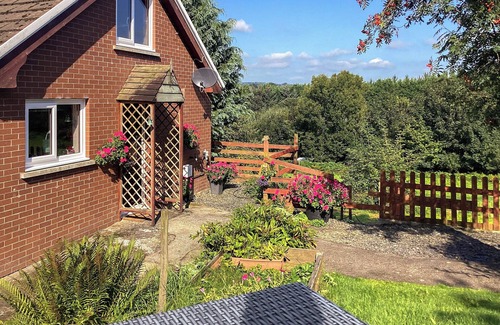 Llanybydder Cottage | Picked for its central location enabling guest to explore the three counties.