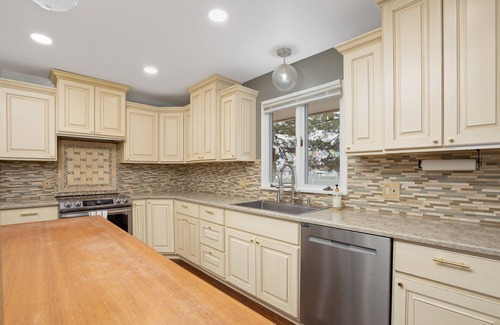 Windsor House | Pickleball Court ~ Large Group Luxury ~ Courtside Estates
