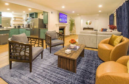 Savannah House | Pickleball + Pool + Game Room