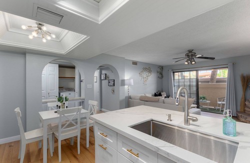 North Mountain Condo | Pickleball, Pools, Internet, Free Parking Paradisen