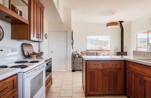 Panorama Heights House | Pickleball, Spa, Set against JTNP| Casita Panorama