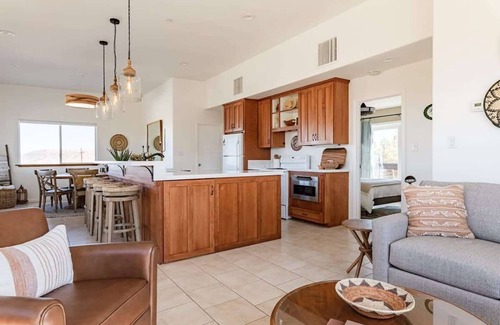 Panorama Heights House | Pickleball, Spa, Set against JTNP| Casita Panorama