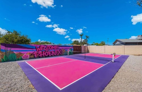 Bel Air House | Pickleball | Sparkling Pool | Mini Putt | Sleeps14