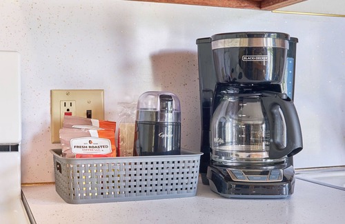 Long Beach House | PICKLEBALL! Walk to Beach, Fireplace, BBQ (ANC#6)