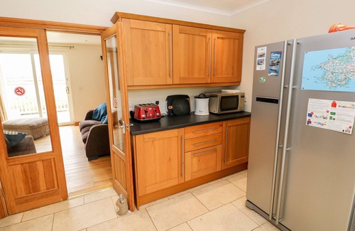 St Brides House | PICKLERIDGE VIEW, pet friendly, character holiday cottage in Dale