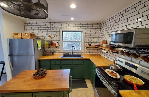 Arkdale Cabin | Pickles Cabin in the Woods, Pet Friendly, near Lake Petenwell