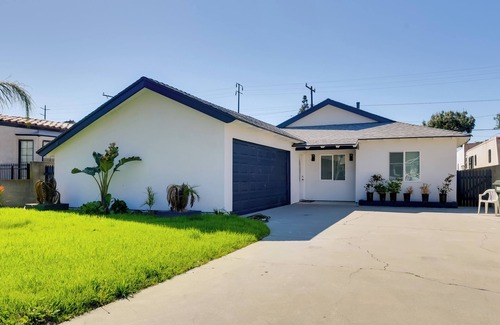 El Rancho Cottage | Pico Rivera Home w/Patio ~ 20 Mi to Disney!