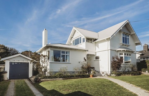 Rewa House | PICTURE ON PAYNTERS - STRANDON