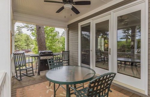 Lake Oconee Cottage | Picture perfect Marina Cove Escape with lake views!