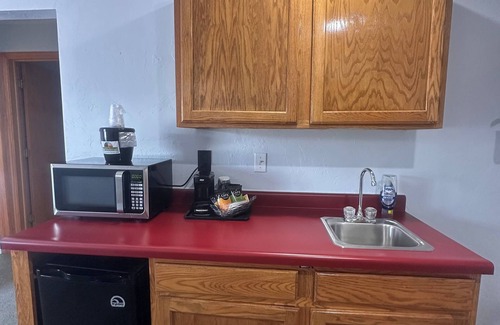 Munising Hotel | Pictured Rocks Inn & Suites