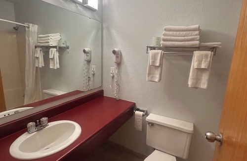 Munising Hotel | Pictured Rocks Inn & Suites