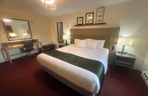 Munising Hotel | Pictured Rocks Inn & Suites
