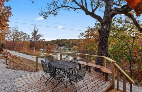 Lincoln Cabin | Picturesque 3-bedroom Cabin Hideaway in a wooded setting with a lake view!