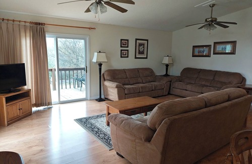 Mountain Home House | Picturesque Executive House #22 w/jacuzzi and views of Norfork lake