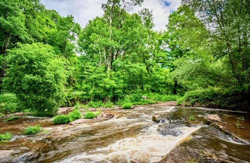 Dushore House | Picturesque family lodge on 28 acres in Sullivan 'county