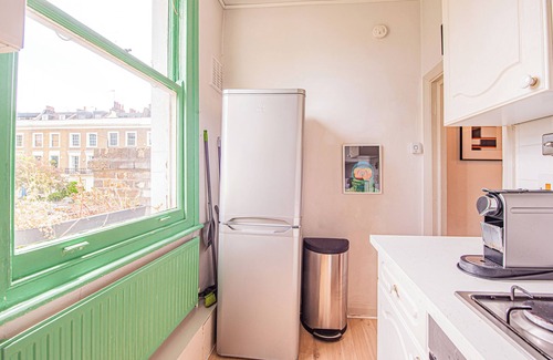 Regent's Park Apartment | Picturesque Flat in Camden Town
