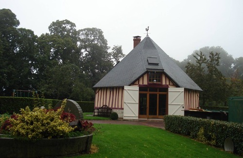 Caux Seine Agglo Cottage | Picturesque gite on a 3.5-hectare estate