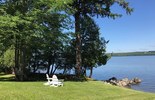 Sidney House | Picturesque Lakefront Retreat in Belgrade Lakes