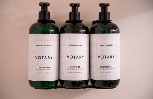 Schroon Lake Hotel | Picturesque Lakeside Views from Charming Resort | 4 Relaxing Units