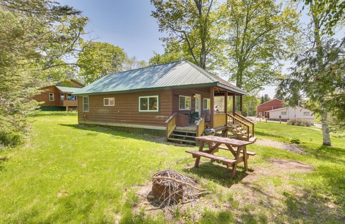 Rangeley Cottage | Picturesque Maine Getaway w/Lake Access!