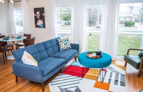 Highland Park House | Picturesque! Mid Mod Home - 20min from Chicago!