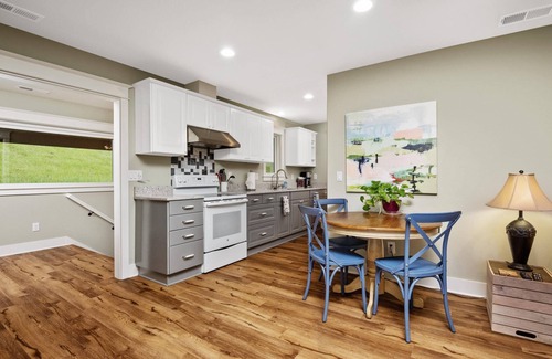 Newberg House | Picturesque Retreat On 80 Acres of Organic Farmland, Farm Animals Galore In Middle of Wine Country