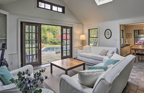 South Salem House | Picturesque South Salem Lakehouse w/ Pool & Yard!