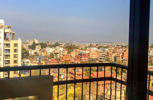 Lalitpur Apartment | ★ Picturesque View of Himalayas★ Modern 2BD | Gym