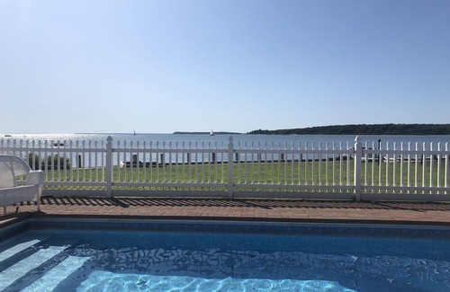 East Marion House | Picturesque Views Of Gardiners Bay/Shelter Island With Heated Waterfront Pool