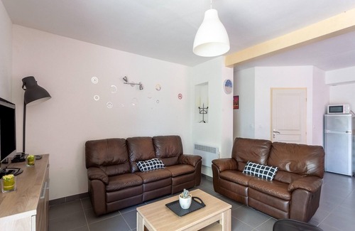 Montmeyan Villa | Picturesque villa in Montmeyan with pool