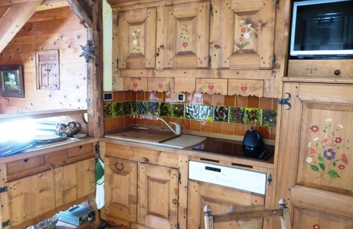 Areches Apartment | Pied-à-terre confort au cœur d'Arêches-Beaufort, T3 lumineux avec balcon et commerces à pied. - FR-1-342-297