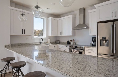 Crozet Apartment | Piedmont Place 401 | Lux Vineyard & Brewery Getaway in the Heart of Crozet | Pet Friendly