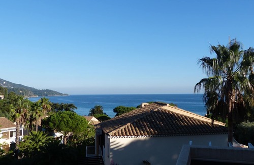 Le Lavandou Apartment | Pieds dans L'eau sea view - L'Anse de Pramousquier P&V