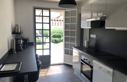 Sevrier House | PIEDS DANS L’EAU, Sevrier, Maison, Accès privé lac et ponton. Idyllique, 6Pers