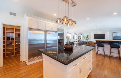 The Strand House | Pier & Ocean Views-Air Conditioning-Best Location-Beach,Pier,Downtown steps away