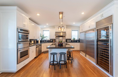 The Strand House | Pier & Ocean Views-Air Conditioning-Best Location-Beach,Pier,Downtown steps away