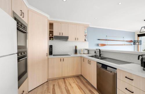 Lorne House | Pier Vista