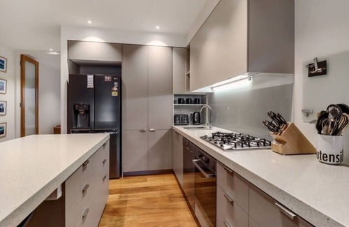 Geelong Apartment | PierPoint 203 I Geelong Waterfront Apt