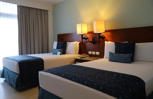 Granjas del Marques Hotel | Pierre Mundo Imperial Riviera Diamante Acapulco All Inclusive