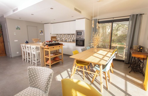 Pierrefeu-du-Var Villa | Pierrefeucaine stopover