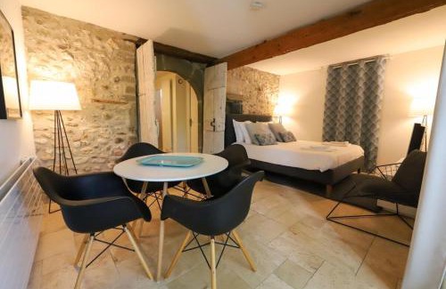 Annecy-le-Vieux Apartment | Pierres plates