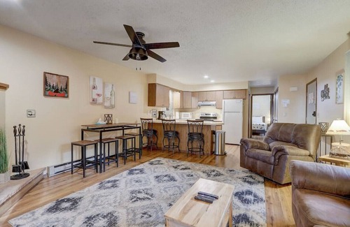 Lake Delton Condo | Piers & Pines at Island Pointe