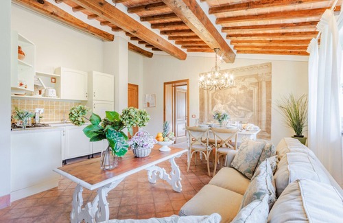 Lucca Apartment | Pietro Farmhouse Apartment in Wine Resort in Lucca