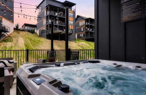 Sevierville House | Pigeon Forge Large Cabins Sleeps Up to 66 Water Park Access