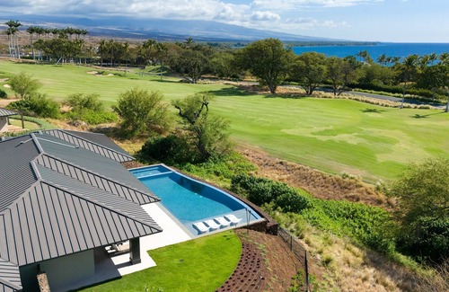 Kamuela House | ❤️PiH❤️ Hawaiian Elegance ★ Short walk to best beaches ★ Heated Lap Pool & Spa