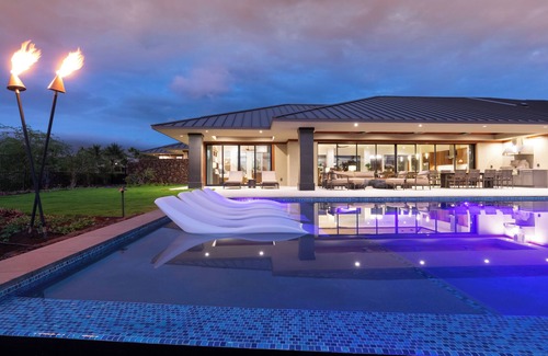 Kamuela House | ❤️PiH❤️ Hawaiian Elegance ★ Short walk to best beaches ★ Heated Lap Pool & Spa