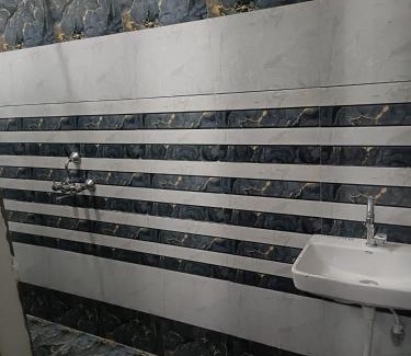 Varanasi House | Pihu Paying Guest House