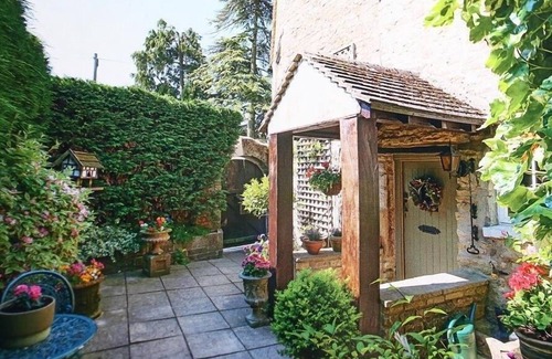 Stow-on-the-Wold Cottage | PIKE COTTAGE, family friendly, with open fire in Stow-On-The-Wold