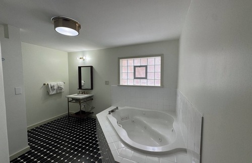 Manitou Springs Historic District Hotel | Pikes Peak Inn